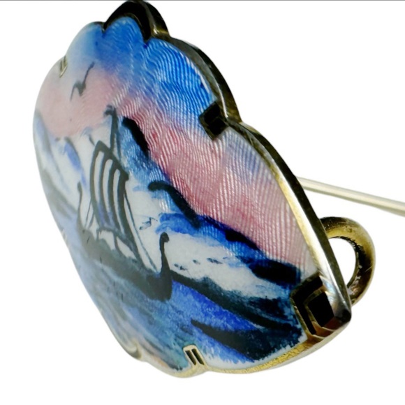 Hallmarked Sterling Silver Meldahl Enamel Brooch - Picture 9 of 16